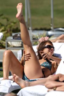 Cheryl Burke feet photo thumbnail