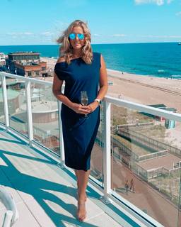 Cheryl Casone feet photo 4