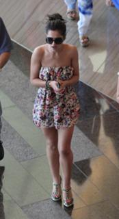 Cheryl feet photo thumbnail