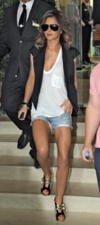Cheryl feet photo thumbnail