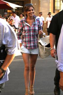 Cheryl feet photo thumbnail