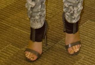 Cheryl feet photo thumbnail