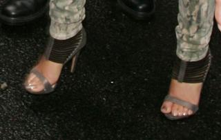 Cheryl feet photo thumbnail