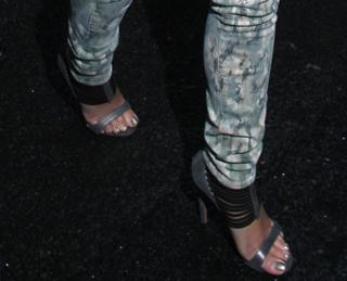Cheryl feet photo thumbnail
