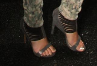 Cheryl feet photo thumbnail