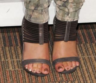 Cheryl feet photo thumbnail