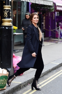 Cheryl feet photo thumbnail