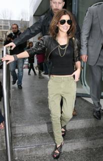 Cheryl feet photo thumbnail