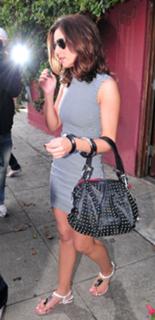 Cheryl feet photo thumbnail