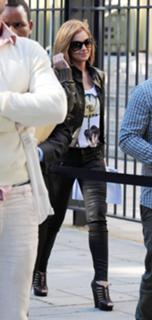 Cheryl feet photo thumbnail