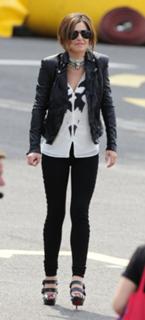 Cheryl feet photo thumbnail