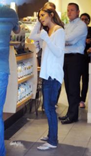 Cheryl feet photo thumbnail