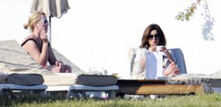 Cheryl feet photo thumbnail