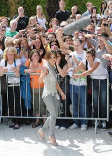 Cheryl feet photo thumbnail