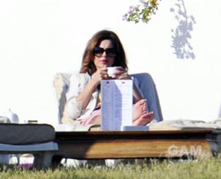 Cheryl feet photo thumbnail