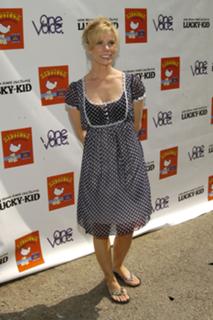 Cheryl Hines feet photo thumbnail