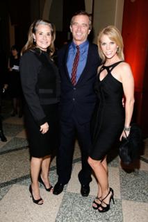Cheryl Hines feet photo thumbnail