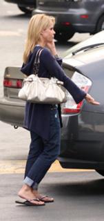 Cheryl Hines feet photo thumbnail