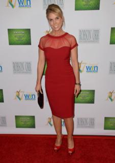 Cheryl Hines feet photo thumbnail