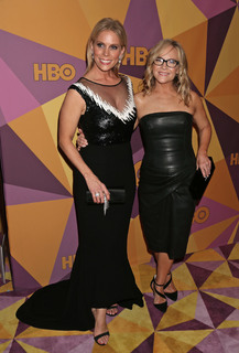 Cheryl Hines feet photo thumbnail