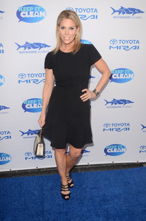 Cheryl Hines feet photo thumbnail
