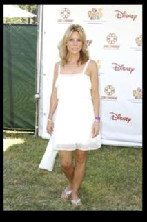 Cheryl Hines feet photo thumbnail