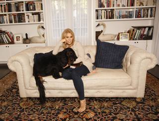 Cheryl Hines feet photo thumbnail