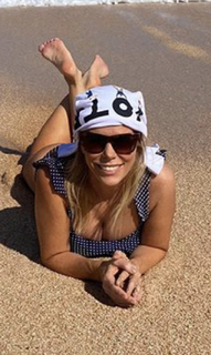 Cheryl Hines feet photo thumbnail