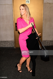 Cheryl Hines feet photo thumbnail