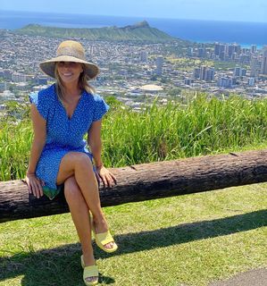 Cheryl Hines feet photo thumbnail