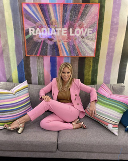 Cheryl Hines feet photo thumbnail