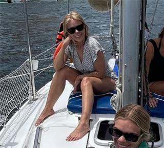 Cheryl Hines feet photo thumbnail