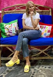 Cheryl Hines feet photo thumbnail