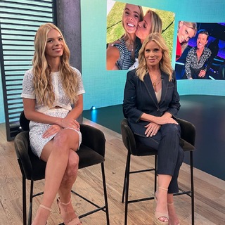 Cheryl Hines feet photo thumbnail