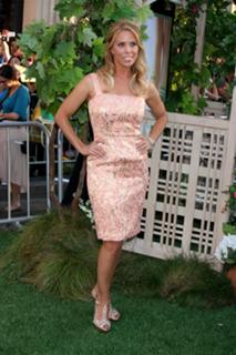 Cheryl Hines feet photo thumbnail