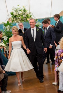 Cheryl Hines feet photo thumbnail