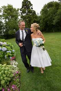 Cheryl Hines feet photo thumbnail