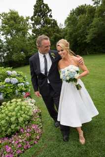 Cheryl Hines feet photo thumbnail