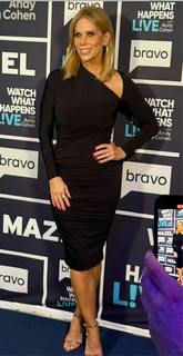 Cheryl Hines feet photo thumbnail