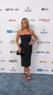 Cheryl Hines feet photo thumbnail
