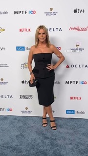 Cheryl Hines feet photo thumbnail