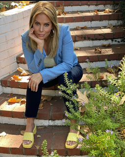 Cheryl Hines feet photo thumbnail