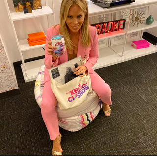 Cheryl Hines feet photo thumbnail