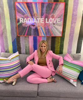 Cheryl Hines feet photo thumbnail