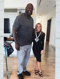 Cheryl Hines feet photo thumbnail