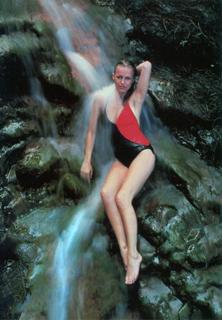 Cheryl Ladd feet photo thumbnail