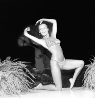 Cheryl Ladd feet photo thumbnail