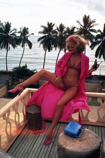 Cheryl Tiegs feet photo 18