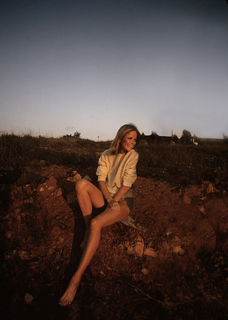 Cheryl Tiegs feet photo 12