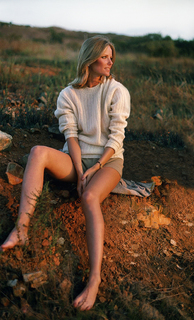 Cheryl Tiegs feet photo 11